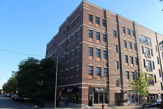 1st image of 1857 W Diversey Pkwy APT 301