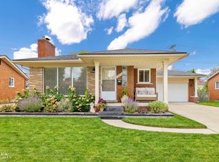 23118 Greencrest St, Saint Clair Shores, MI 48080