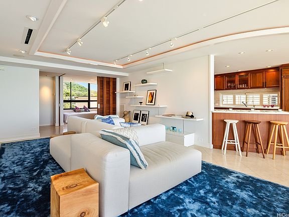 2nd image of 2979 Kalakaua Ave APT 601