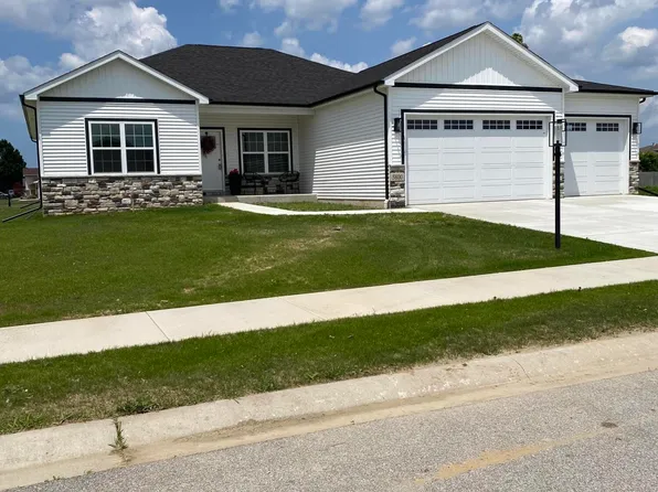 5800 Bleacher Ave, Portage, IN 46368