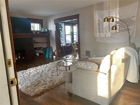 3rd image of 307 N Park Ave