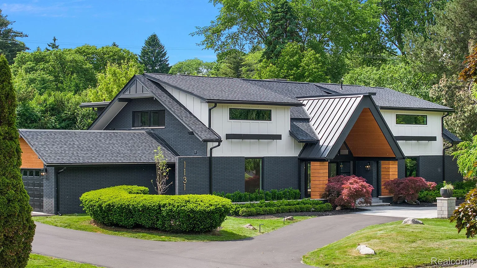 1131 Stuyvessant Rd photo 1