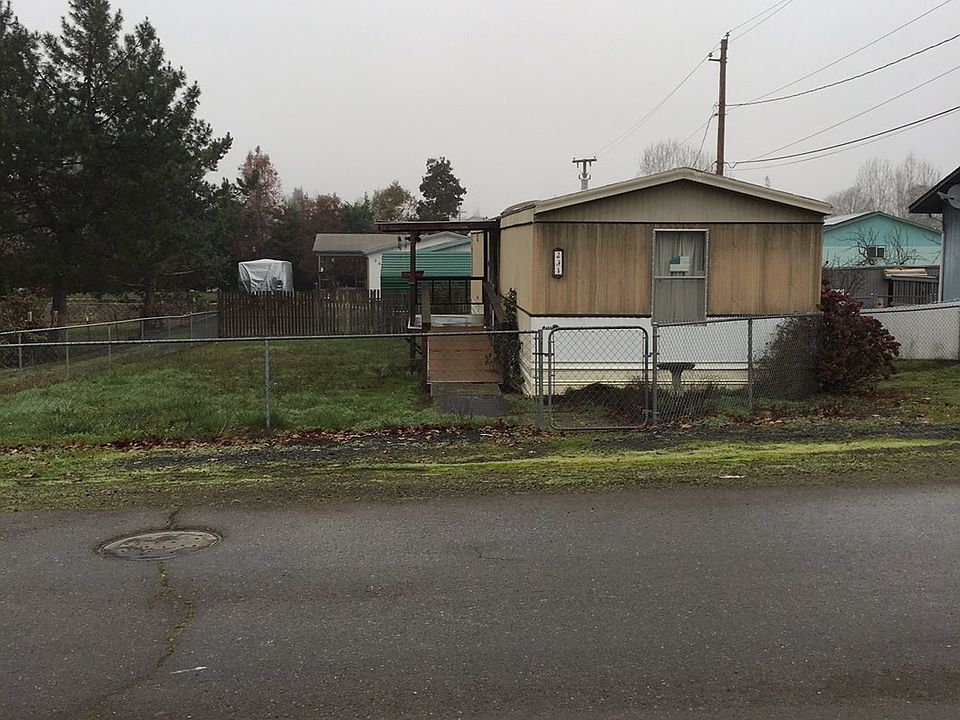 2nd image of 231 SE Darrell Ave