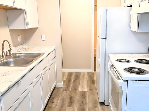 4th image of 1077 Van Dyke St #204