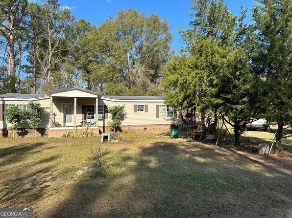 686 Victory Cir, Lyons, GA 30436