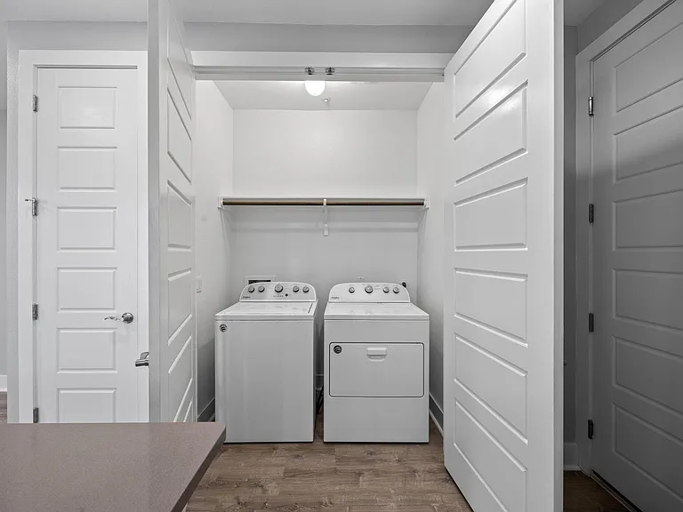 2222 Simond Ave #E — Photo 12