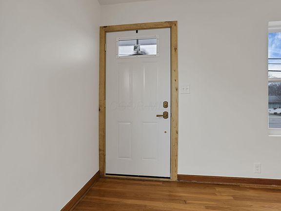 4th image of 405 Watt St