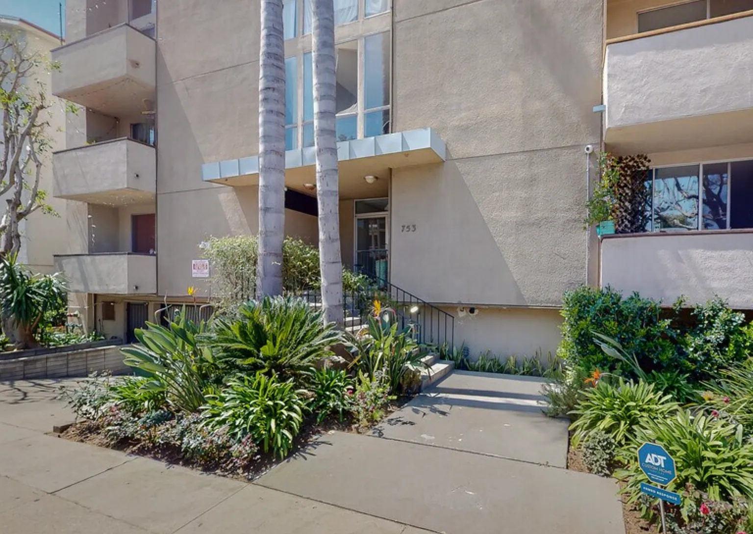 Kings Villa — Photo 1