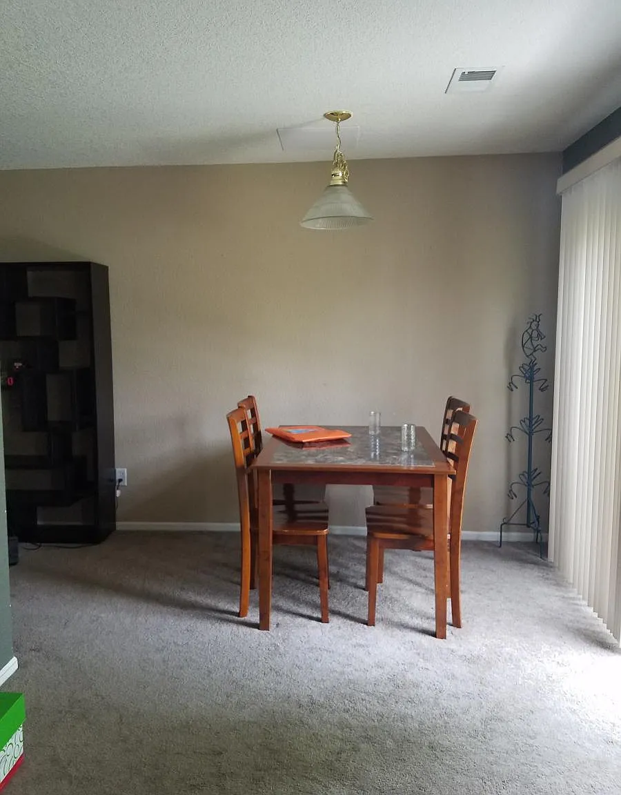 3 bed, 2.5 bath, 1302 sqft, $2,400 — Photo 3