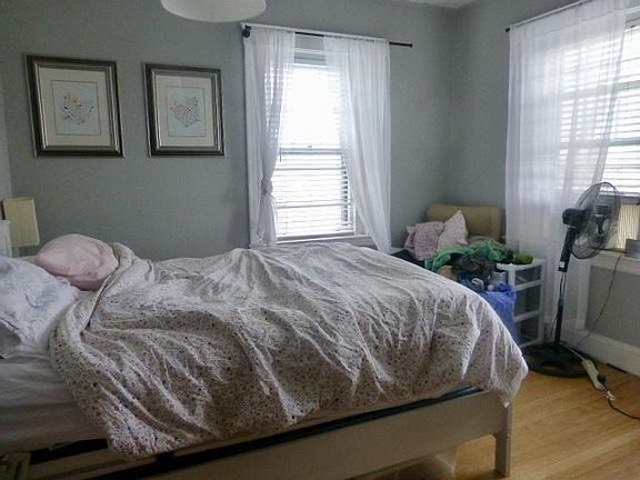 2nd image of 174 Winthrop Rd APT 5
