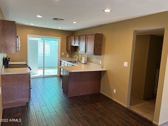 3rd image of 5032 W New World Dr
