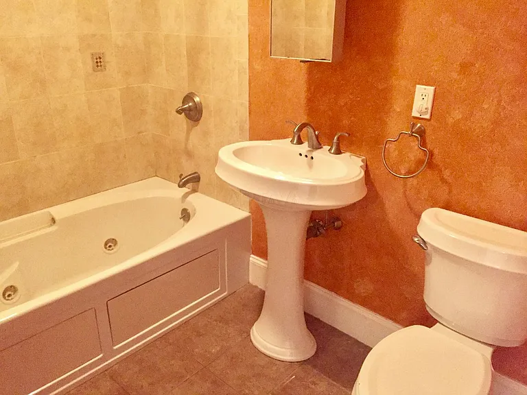 10 Whipple St #10 — Photo 8