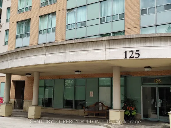 125 Omni Dr #528, Toronto, ON M1P 5A9