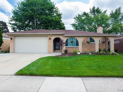 30308 Moulin Ave, Warren, MI, 48088
