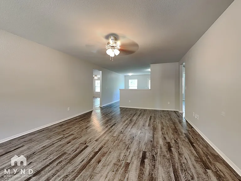 9207 Pleasant Valley Dr — Photo 16