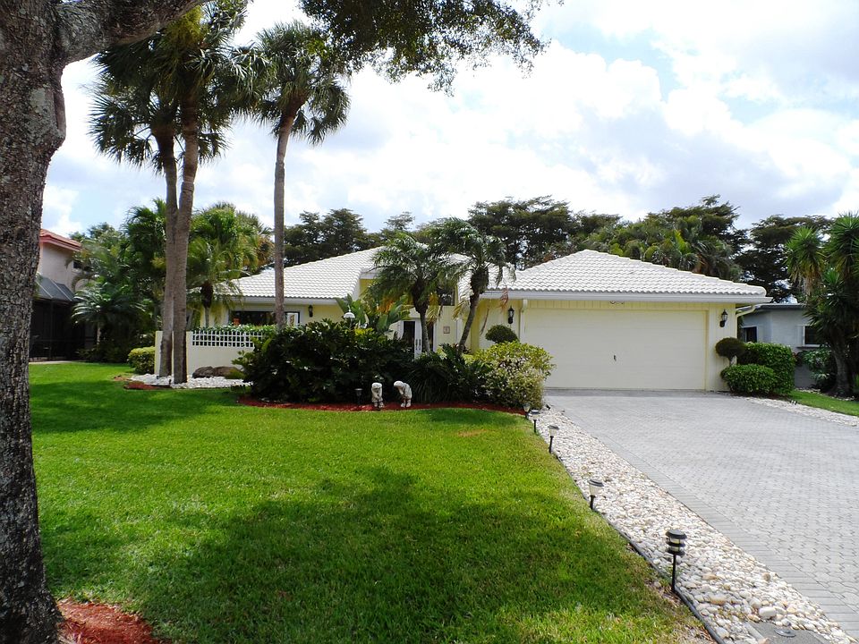 1st image of 40 Estate Dr