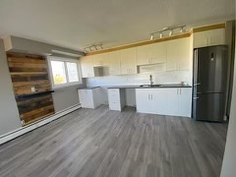 Edmonton Apartment for rent - 2 Bedrooms — photo 2