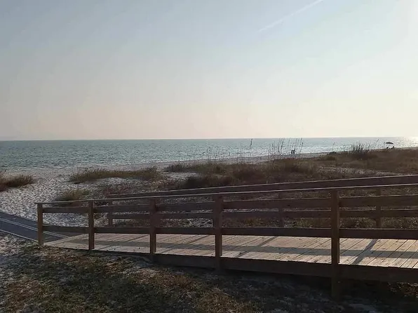 1747 Landing St, Carrabelle, FL 32322