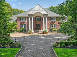 11 Danton Lane N, Locust Valley, NY 11560