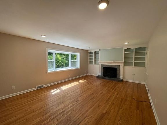 2nd image of 223 Daniel Dr #223