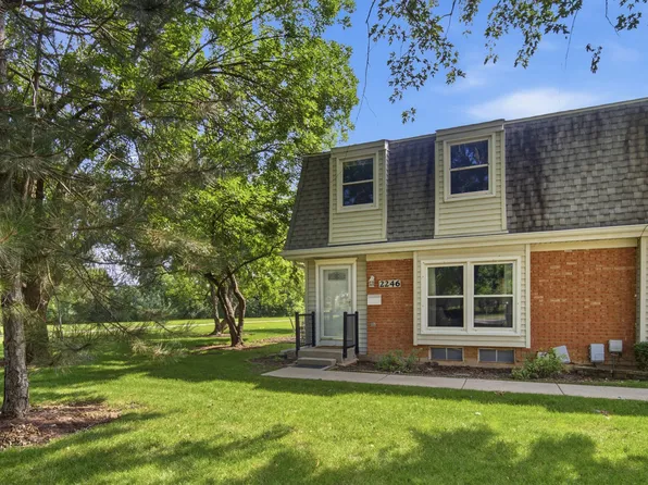 2246 Brent Ct, Schaumburg, IL 60194