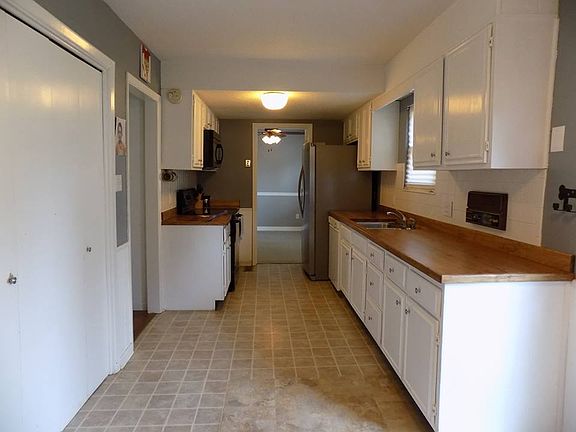 3rd image of 1229 Haralson Ln
