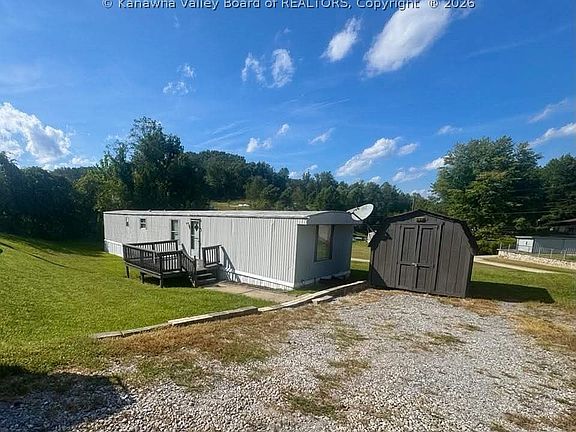 2nd image of 325 Circle Dr