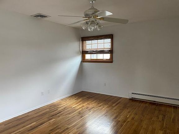 5th image of 26 Gaffney St #B