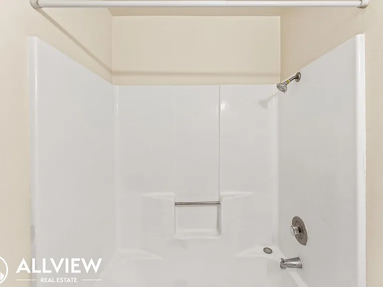 202 East 16th Street — Photo 15
