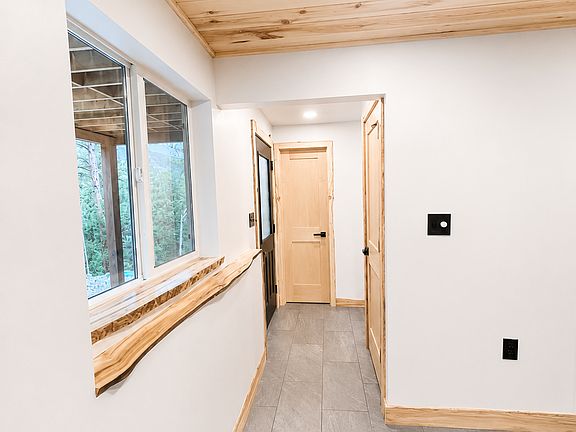 5th image of 231 Rosebud Rd #B
