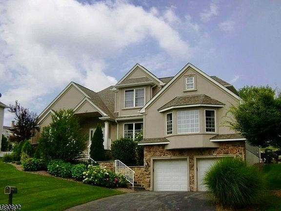 2nd image of 25 Cypress Ln