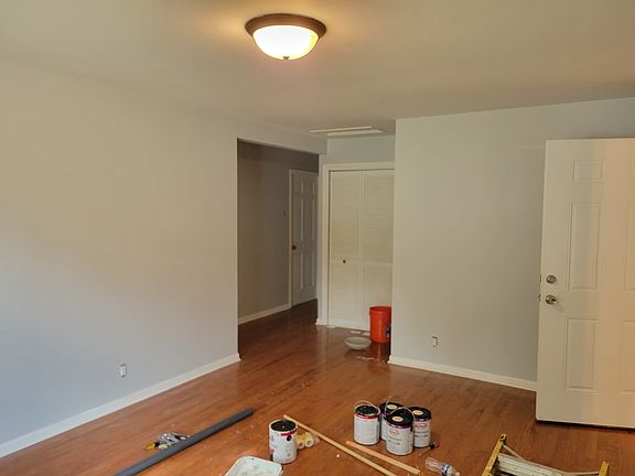 5th image of 61 Austin Ave