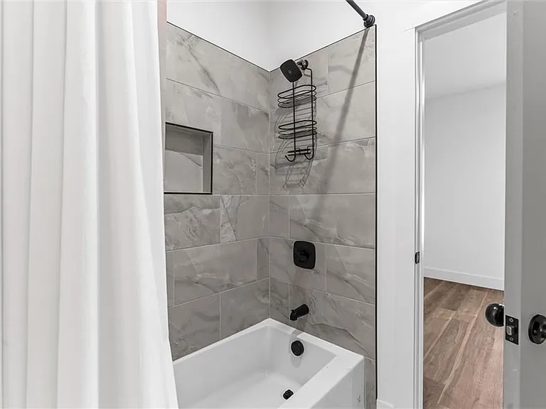 598 Formwalt St SW #A — Photo 23