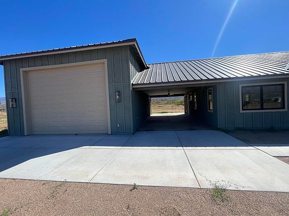 3rd image of 1053 N Cowboy Ln