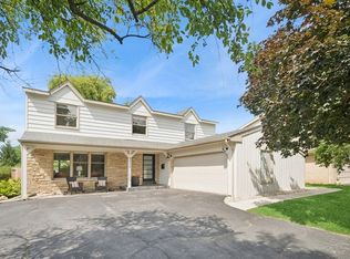 2416 Birchwood Ln, Wilmette, IL