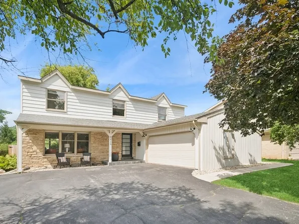 2416 Birchwood Ln, Wilmette, IL 60091