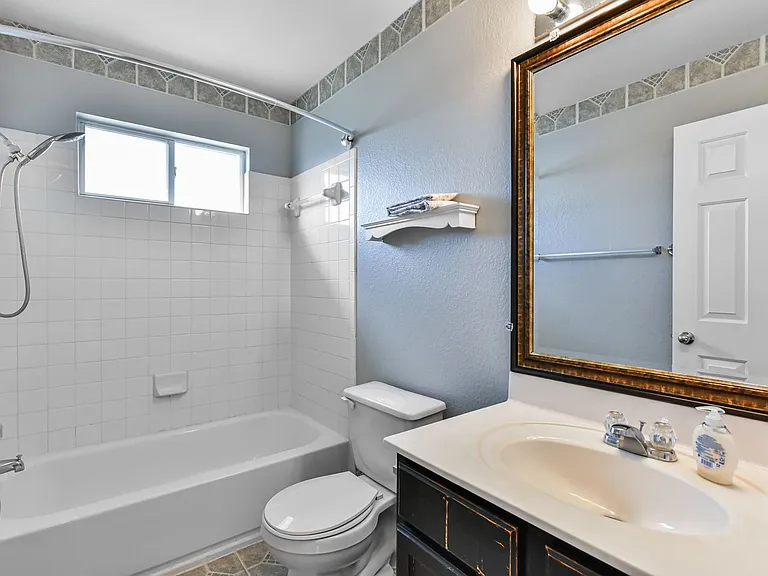 4600 Donegal Bay Ct — Photo 27