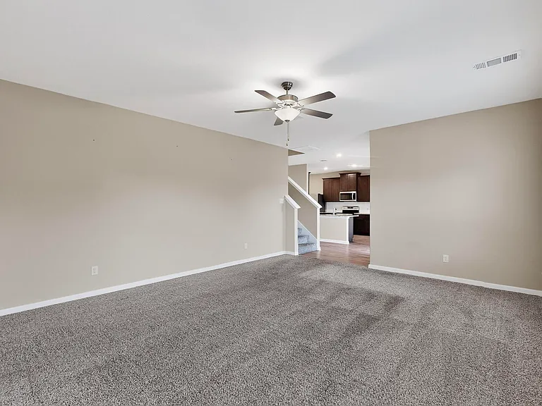 305 Honeysuckle Ln — Photo 6