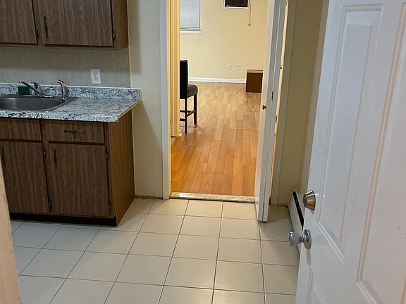 3rd image of 107 Stone St #1
