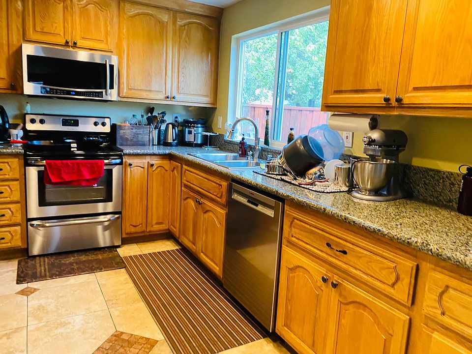 2nd image of 4334 Othello Dr
