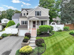 95 John St, Reading, MA 01867