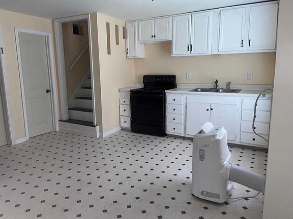 2nd image of 1307 Forest Ave
