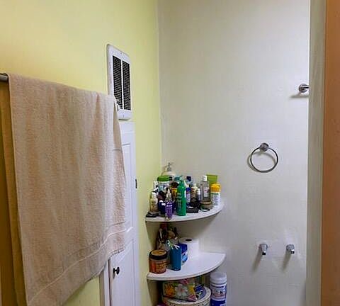 4th image of 217 Heck St