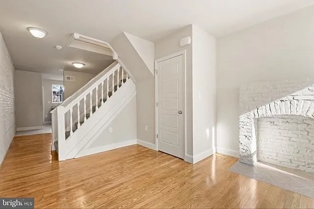 2 bed, 975 sqft, $1,600 — Photo 4