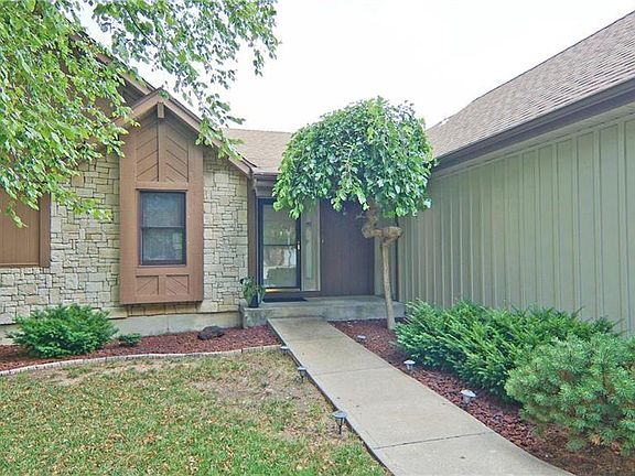 2nd image of 501 NE Bordner Dr