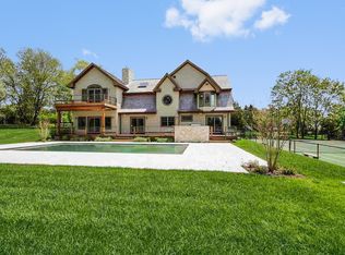1366 Scuttle Hole Rd, Water Mill, NY 11976
