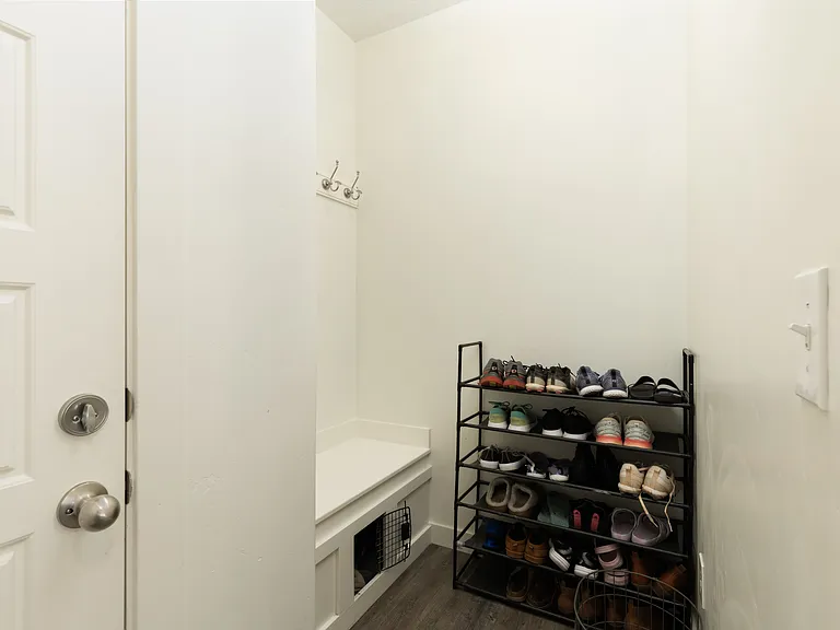 183 E Lake View Dr — Photo 23