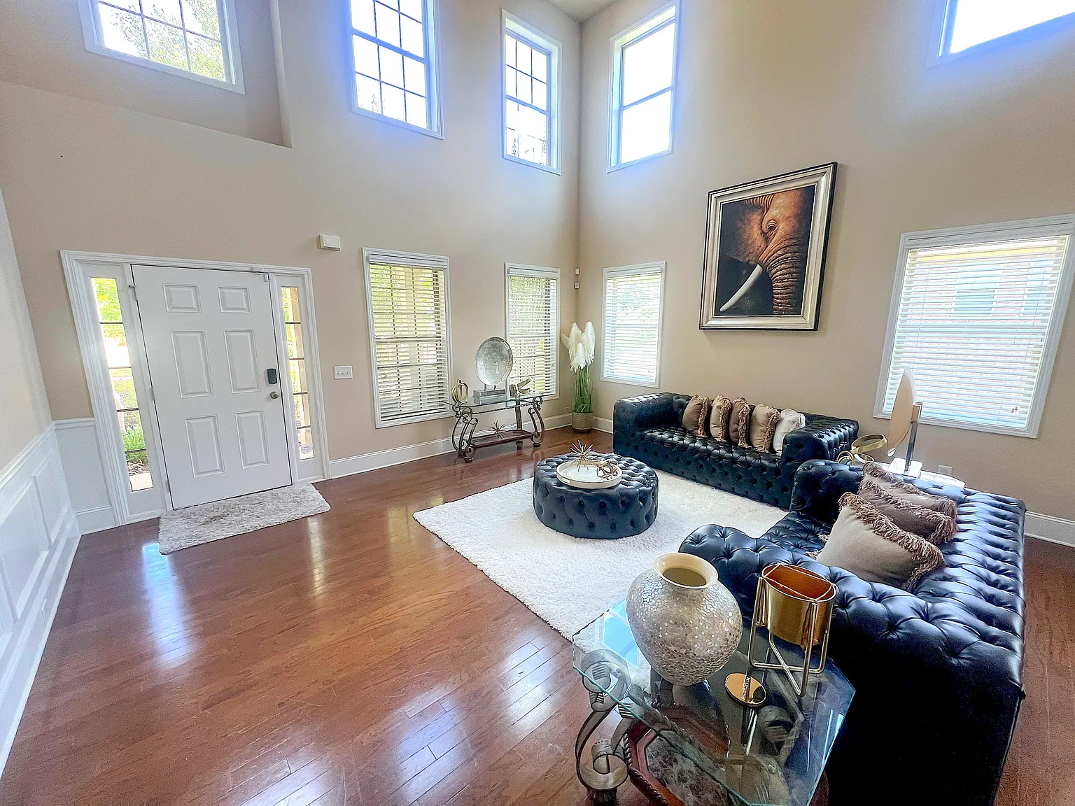 4 bed, 4.0 bath, 4000 sqft, $1,364 — Photo 4