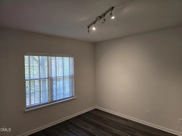 802 Sutter Gate Ln — Photo 11