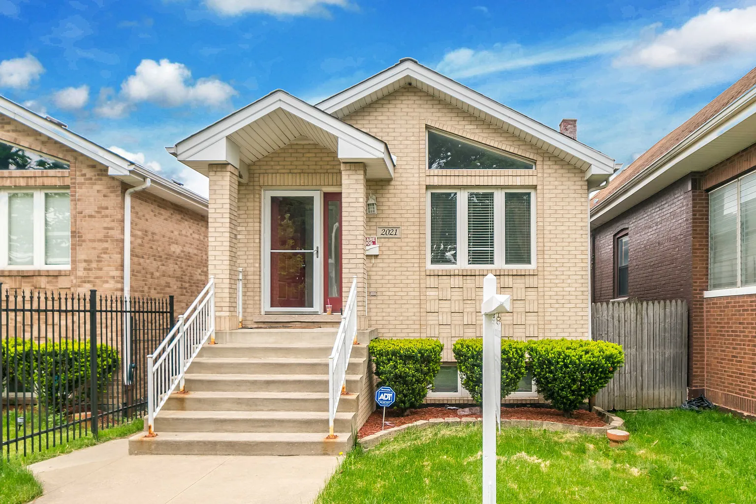 2021 N Nagle Ave photo 1